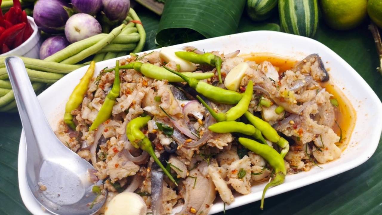 laab pla maenam chee 1