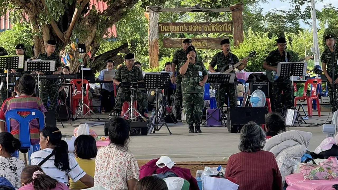 army entertain